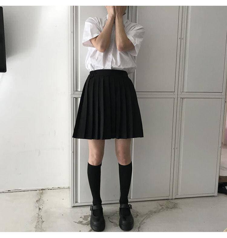 Black Pleated High Waisted Mini Skirt - ItemBear.com