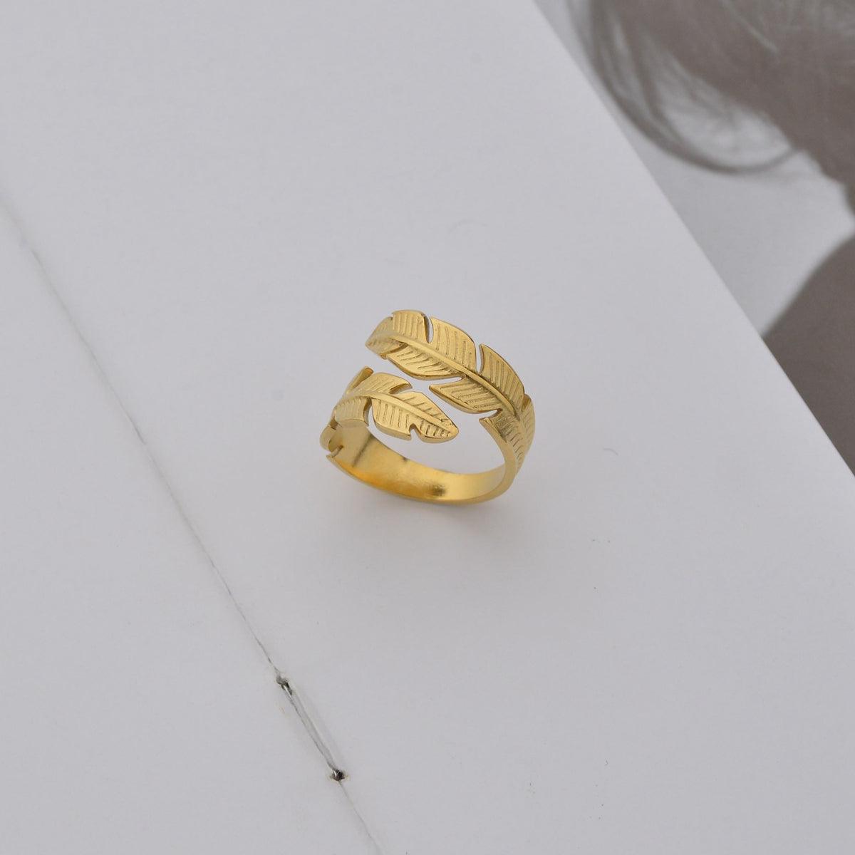 Gold Cocktail Ring - ItemBear.com