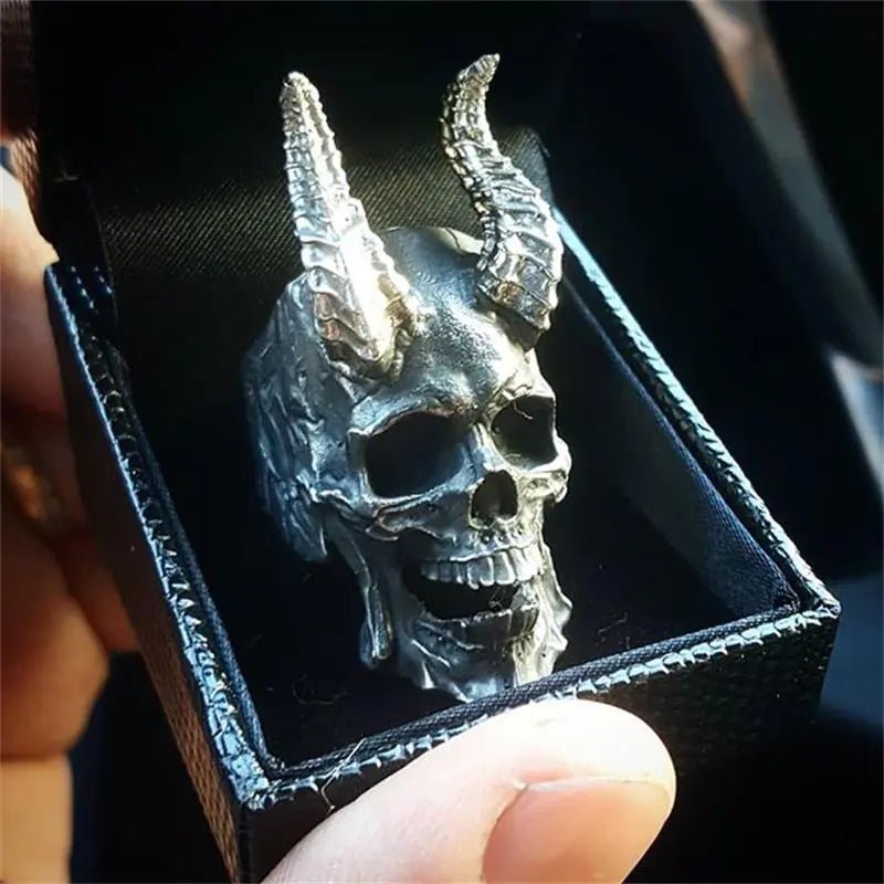 Goth Black Skull Ring - ItemBear.com