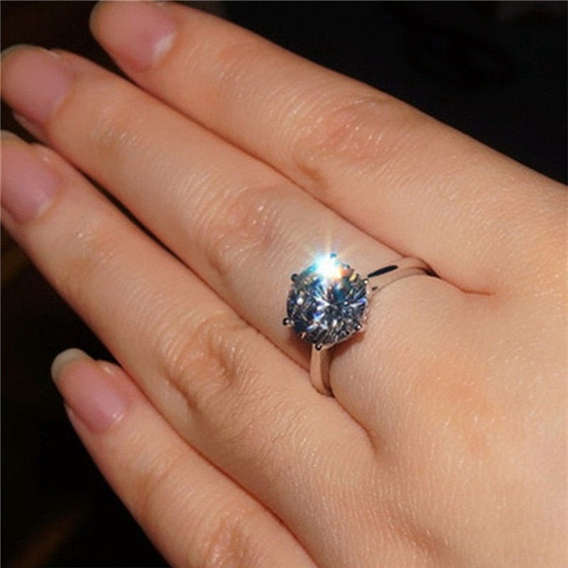 Luxury Moissanite Engagement Ring - ItemBear.com