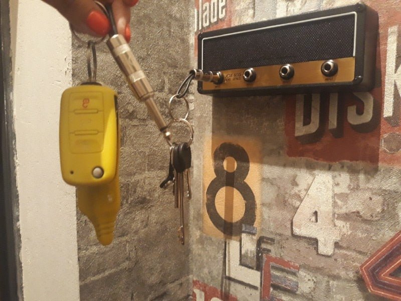 Wall Mounting Guitar Amp Key Hanger - ItemBear.com